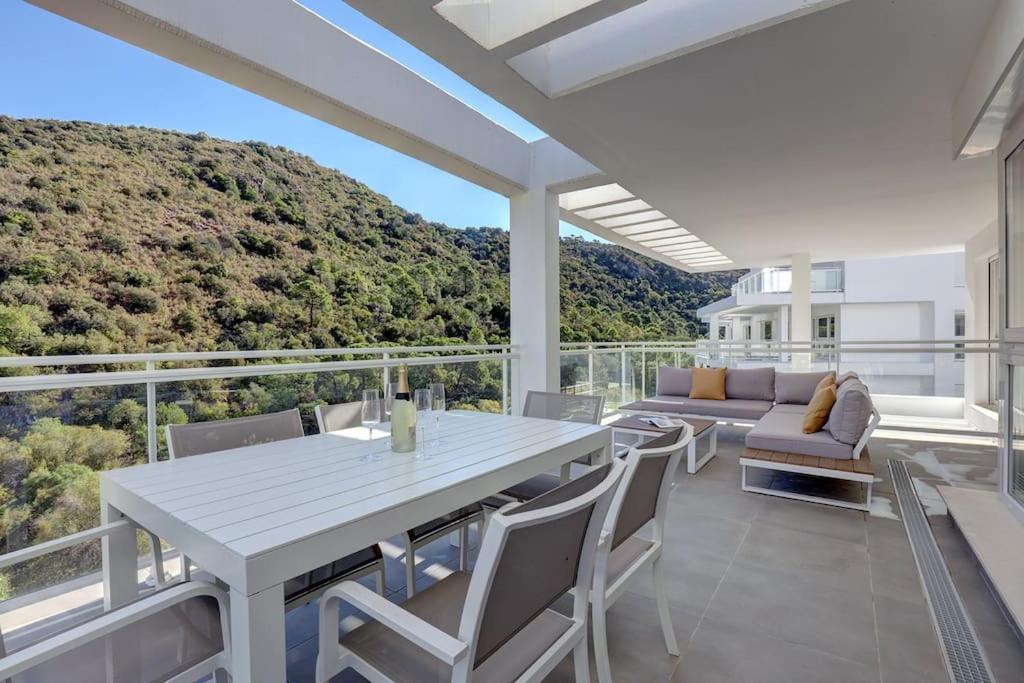 Riverside Benahavis Holiday Rental Apartment Esterno foto